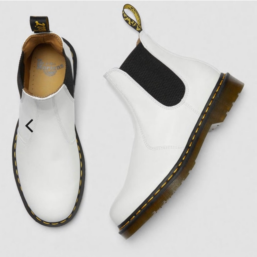 NEW Dr. Martens Smooth Leather Chelsea Boots, Retail $170 In White Size 10